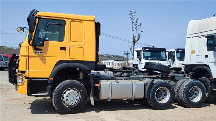 Sinotruk Howo 400 Trucks Tractor Head for Sale in Trinidad and Tobago